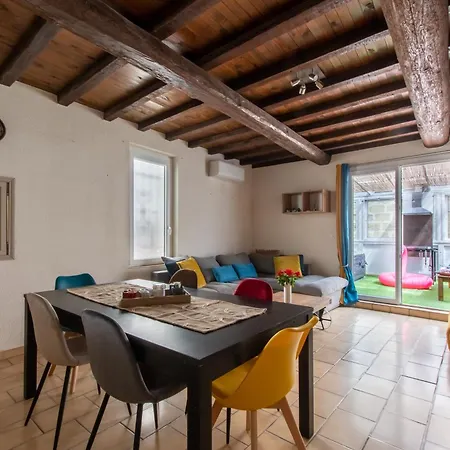 Maison Familiale à 2 Min à Pied De L'institut A Armand Calme Jeux Babyfoot Jacuzzi Proche